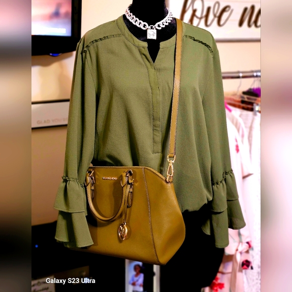 New Direction Blouse - Picture 2 of 10